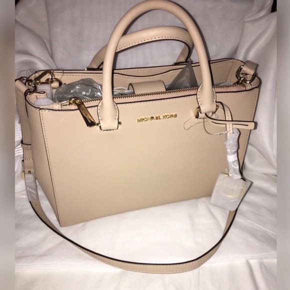 Michael Kors Handbags - NWTS Michael Kors Kellen Leather Satchel